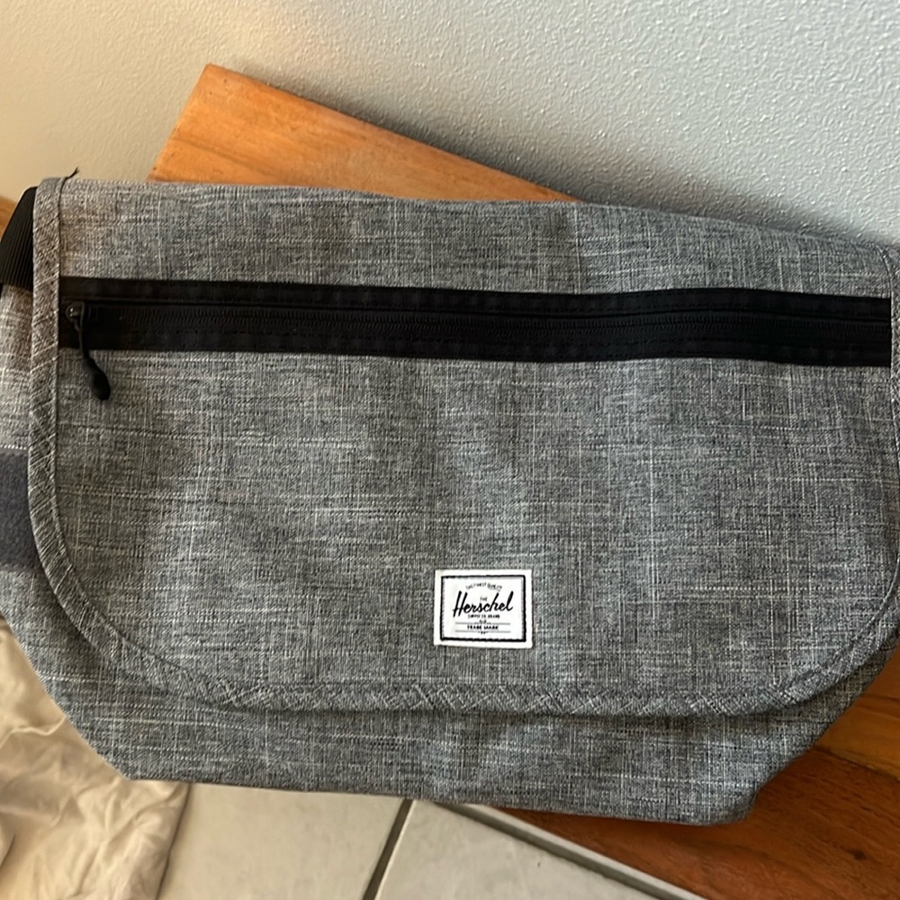 Herschel crossbody bag